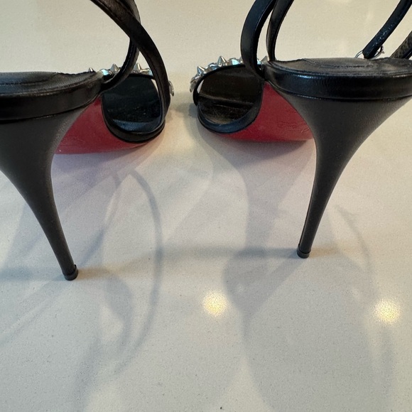 CHRISTIAN LOUBOUTIN
Nappa Spike Loubigirl Chain
100 Sandals 38.5 - Picture 5 of 13
